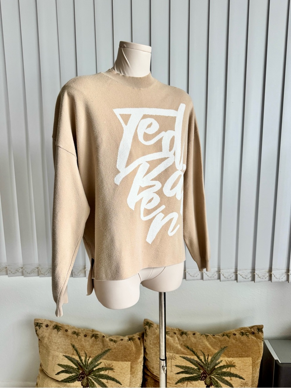 Ted Baker London Beige Logo Knit Sweater Size 0 Oversized Minimalist - Picture 2 of 5